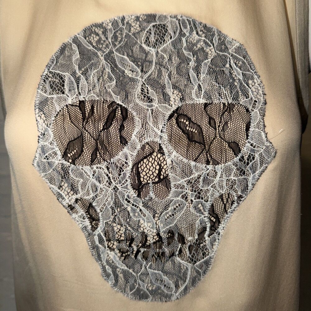 Luxe Grunge Gothic Y2K Edgy Haute Hippie 100% Silk Top Lace Skull Graphic S - Picture 3 of 7